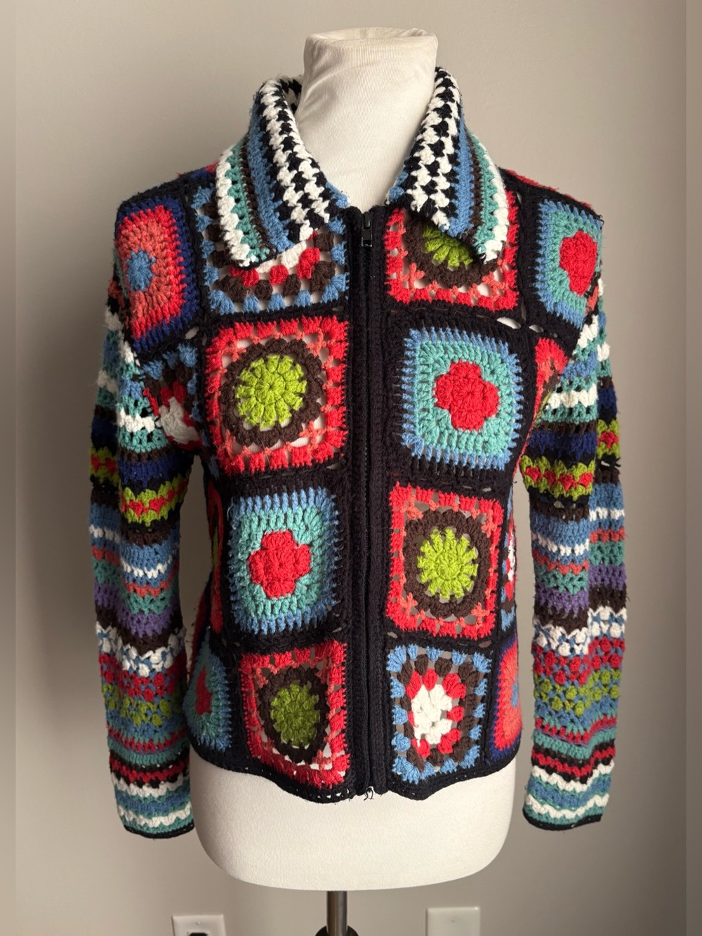 Vintage 90’s Z-Line Collared Zip Cardigan Vibrant Granny Square Crochet Size M